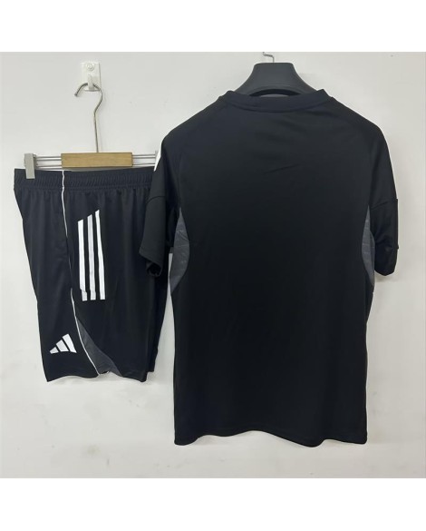 Athletic Bilbao Saison 25/26 Trainingsset (Oberteil + Hose) – Schwarz Athletic Bilbao Saison 25/26 Trainingsset (Oberteil + Hose) – Schwarz