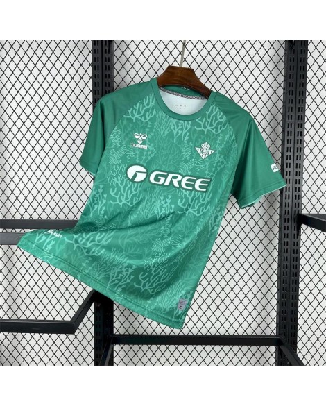 Real Betis 2024/25 Trikot mit Seetang-Motiv