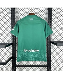 Real Betis 2024/25 Trikot mit Seetang-Motiv