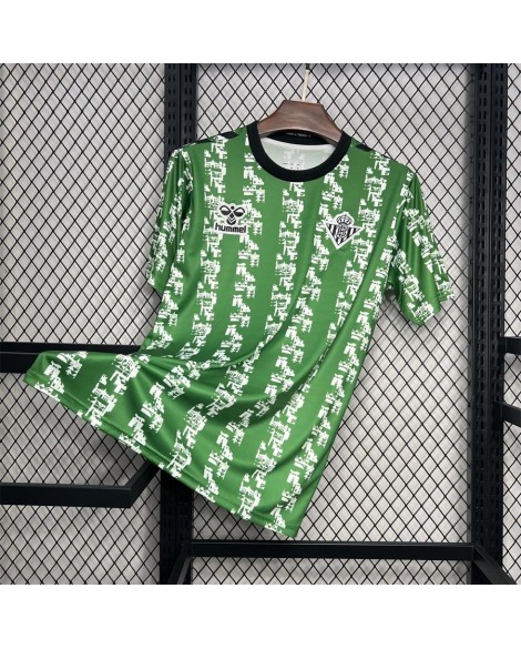 Real Betis 2024/25 Trainingstrikot vor dem Wettkampf