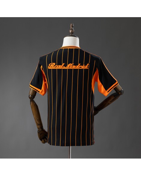 Real Madrid Baseballtrikot der Saison 25/26 – schwarz-orange gestreiftes Trikot