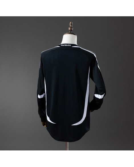 Retro-Langarm-Auswärtstrikot von Real Madrid für die Saison 06/07