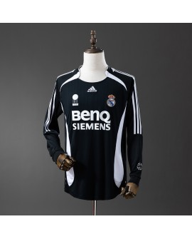 Retro-Langarm-Auswärtstrikot von Real Madrid für die Saison 06/07