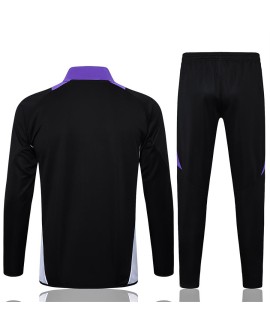 Real Madrid Trainingsjacke 2425 – Schwarz (lila Kragen)