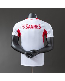 Das dritte Auswärtstrikot von Benfica für die Saison 25/26 - Player 