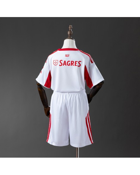 Das dritte Auswärtstrikot von Benfica für die Saison 25/26 - Kind