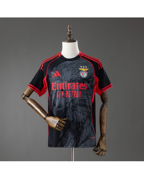 Benfica 26/27 Sondertrikot mit Adler - Schwarz & Rot