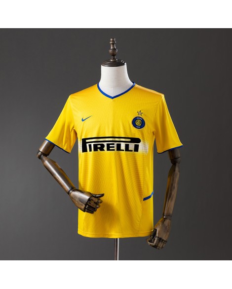 Retro-Trikot für das dritte Auswärtsspiel von Inter Mailand in der Saison 2002/03