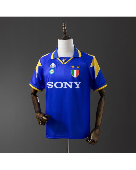 Juventus drittes Retro Auswärtstrikot 1995/96