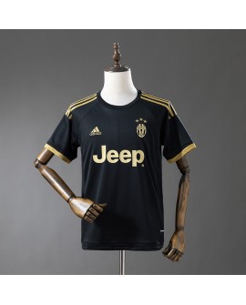 Juventus drittes Auswärtstrikot der Saison 15/16 Retro