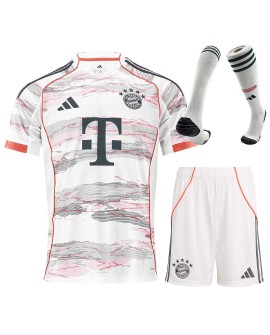 Bayern München Auswärtstrikot der Saison 2025/26 + Shorts + Stutzen
