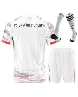 Bayern München Auswärtstrikot der Saison 2025/26 + Shorts + Stutzen