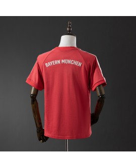 FC Bayern München Trikot 24/25 – Drei Streifen