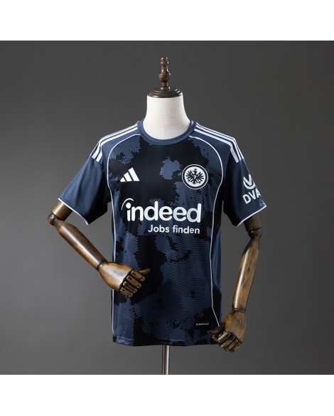 Eintracht Frankfurts drittes Auswärtstrikot für die Saison 2025/26 Eintracht Frankfurts drittes Auswärtstrikot für die Saison 2025/26