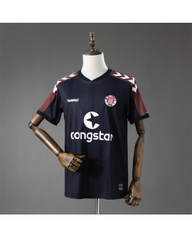 Saint Pauli Heimtrikot in Retro-Design für die Saison 15/16