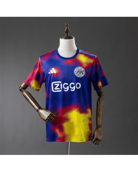 Ajax-Trikot der Saison 25/26 mit Graffiti-Motiv
