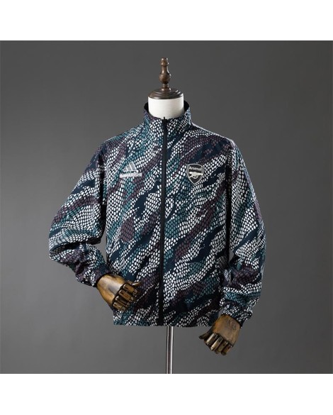 Wende-Trenchcoat von Arsenal für die Saison 25/26 Wende-Trenchcoat von Arsenal für die Saison 25/26