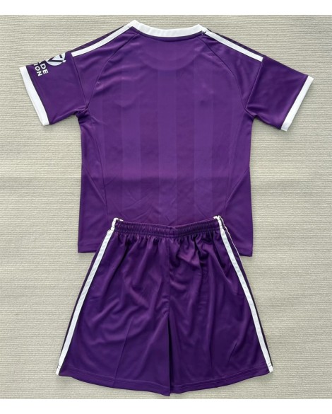 Aston Villa Torwart-Trikot-Set 25/26 (Trikot + Hose) – Kind Aston Villa Torwart-Trikot-Set 25/26 (Trikot + Hose) – Kind