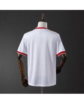 Liverpools Auswärtstrikot der Saison 85/86 im Retro