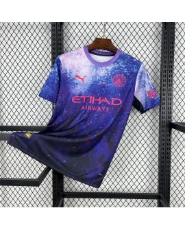 Lilafarbenes Manchester City 2025/26-Konzepttrikot