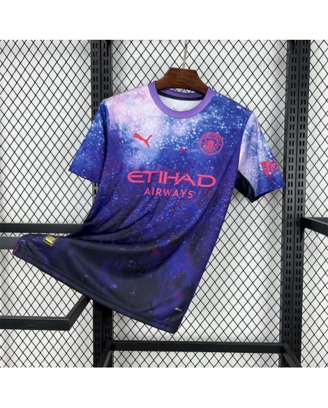 Lilafarbenes Manchester City 2025/26-Konzepttrikot