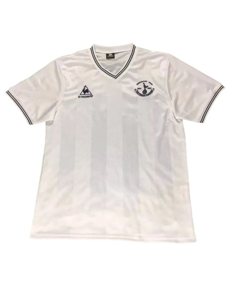 Tottenham Hotspur Retro Trikot 1981/82 entworfen von Le Coq Sportif