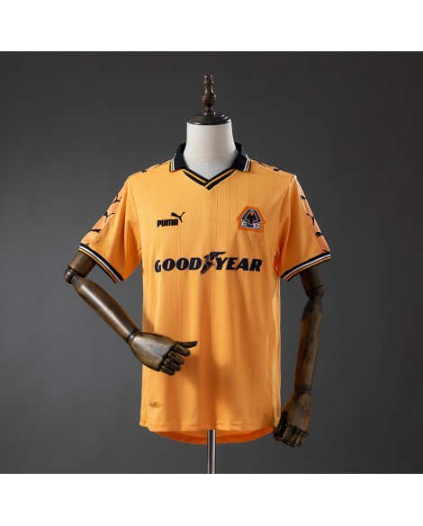 Wolves Heimtrikot der Saison 98/99 im Retro-Stil