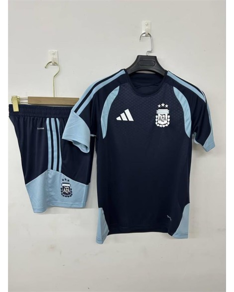 Argentiniens schwarzes Trainingsoutfit für 2026 (Trikot + Shorts)
