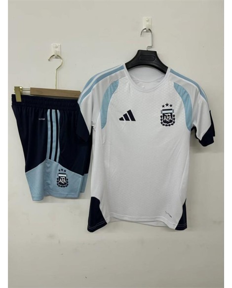 Argentiniens weißes Trainingsoutfit für 2026 (Trikot + Shorts)