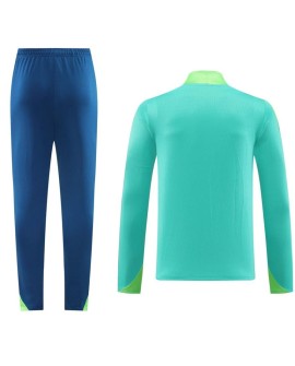 Brasilien-Set aus Sweatshirt-Oberteil mit Reißverschluss und grüner Hose, 2024/25