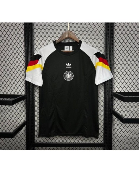 Deutscher Trainingsanzug 2024 Deutscher Trainingsanzug 2024