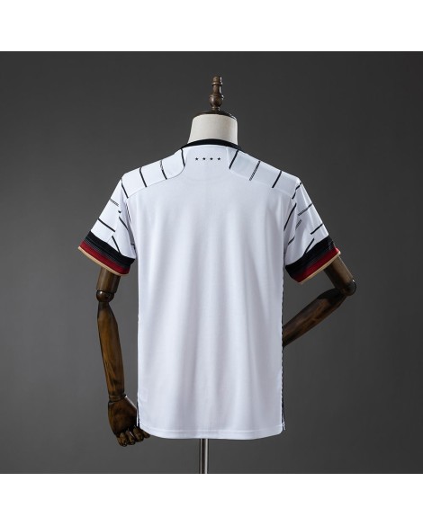 Deutschlands Heimtrikot 2020 im Retro