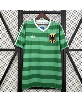 Deutsches Retro-Trikot in Grün von 1984