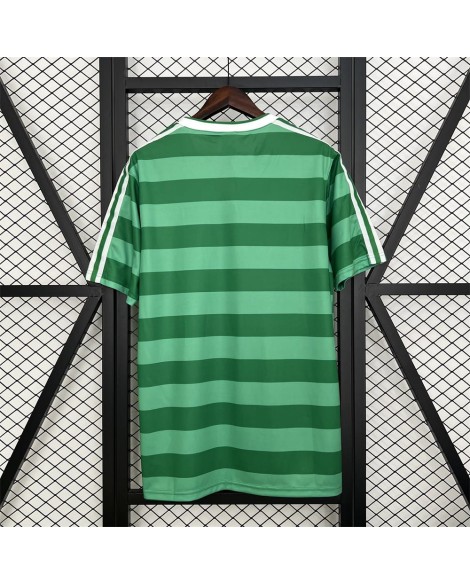 Deutsches Retro-Trikot in Grün von 1984