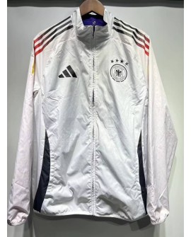 Windjacke bei Deutschland 2024 – Beidseitig einsetzbar