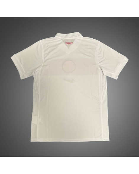Türkisches Heimtrikot für die Europameisterschaft 2024/25