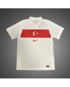 Türkisches Heimtrikot für die Europameisterschaft 2024/25