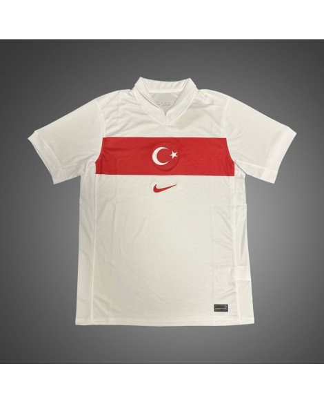 Türkisches Heimtrikot für die Europameisterschaft 2024/25