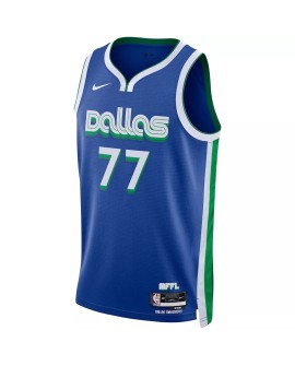 Nike Herren Nike Dallas Mavericks Luka Doncic No. 77 Blau 2022/23 Swingman Shirt mit City Edition