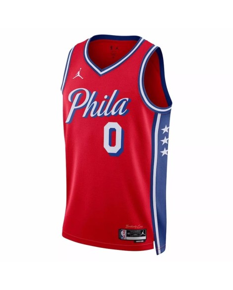 Herren Swingman Philadelphia 76ers Tyrese Maxey 2022/23 Red Jordan Brand Jersey mit Disclaimer Edition