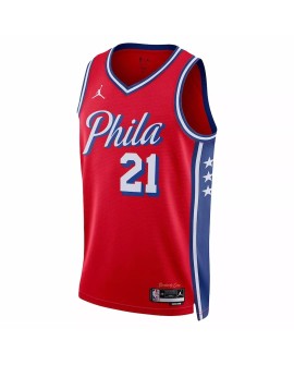 Herren Philadelphia 76ers Joel Embiid Jordan Brand Red Swingman 2022/23 Jersey mit Disclaimer Edition
