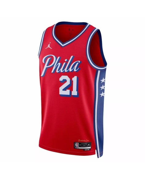 Herren Philadelphia 76ers Joel Embiid Jordan Brand Red Swingman 2022/23 Jersey mit Disclaimer Edition