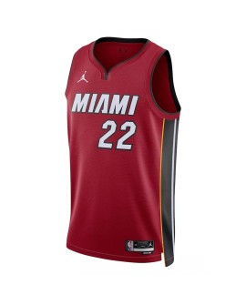 Jimmy Butler Miami Heat No. 22 Jordan Brand 2022/23 Herren Swingman Shirt mit Disclaimer Edition